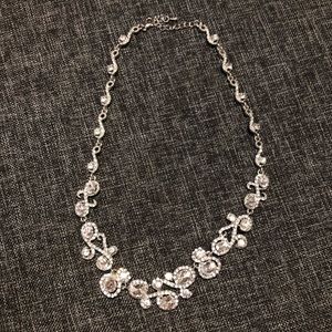 Elegant jewel necklace